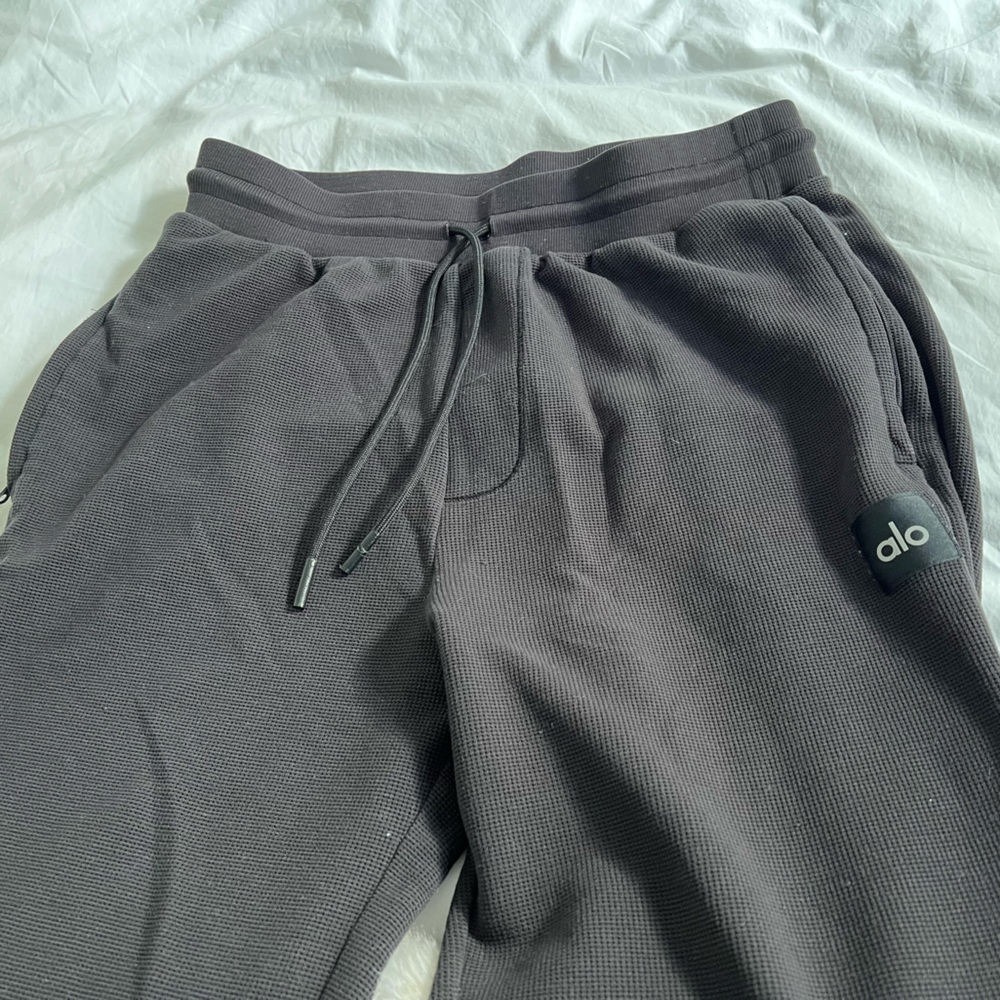 ALO YOGA THERMAL KNIT SWEATPANTS SIZE MEDIUM